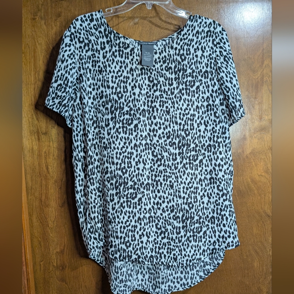 XL EUC Chelsea & Theodore Black and White Boxy Blouse